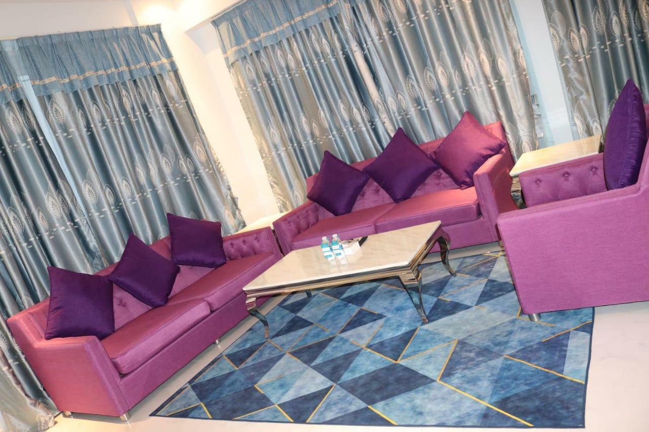 Swan Towers Aparthotel Manama Exterior photo